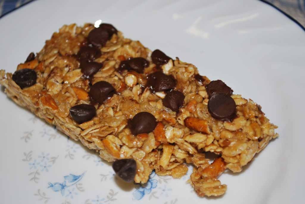 granola bar_bite